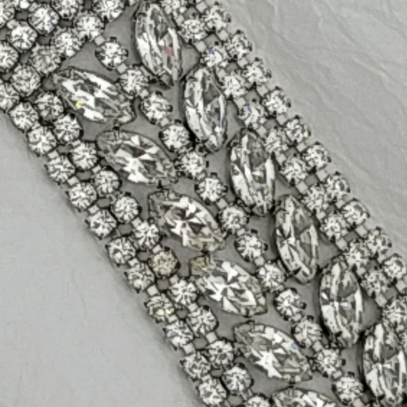 Albert Weiss Jewelry - WEISS 1 1/2" WIDE RHINESTONE BRACELET - VINTAGE SIGNED